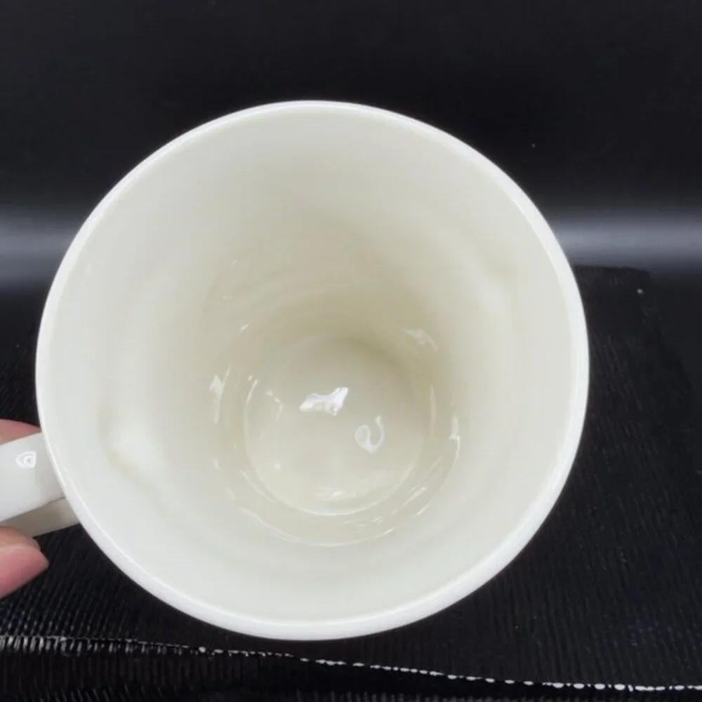 Belleek Irish Claddagh Mug Cup Ivory Fine Porcelain Heart And Hands‎ Pattern Mug